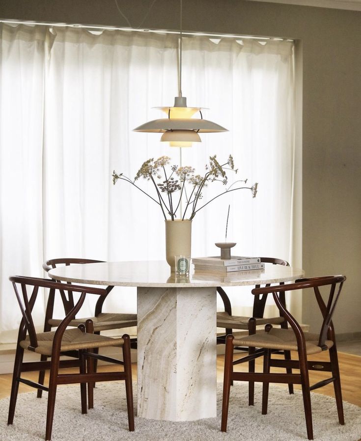 How to choose the perfect dining table?
