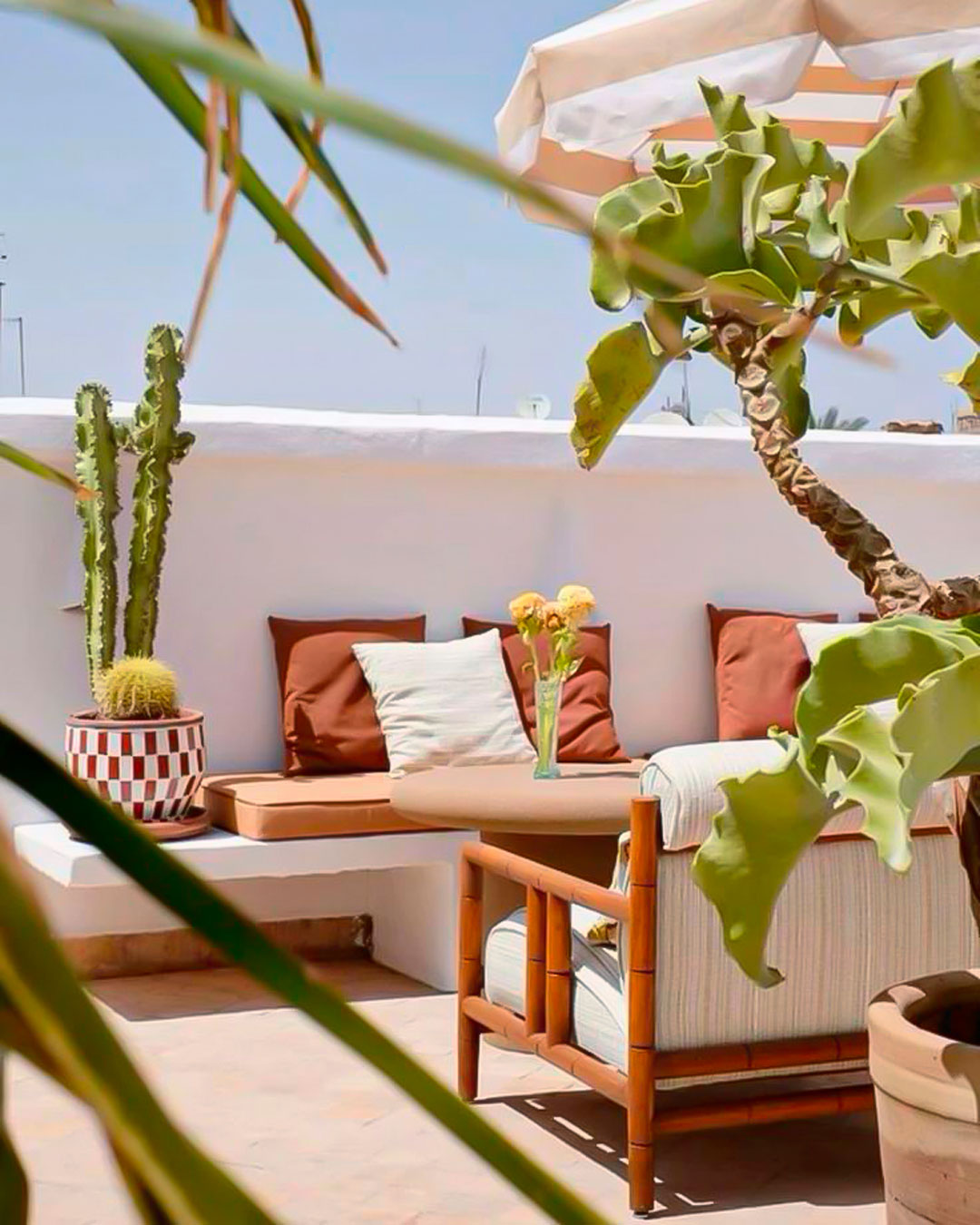 How to Decorate a Small Outdoor Space: 7 Mediterranean Ideas That Will Transform Your Terrace in 2025