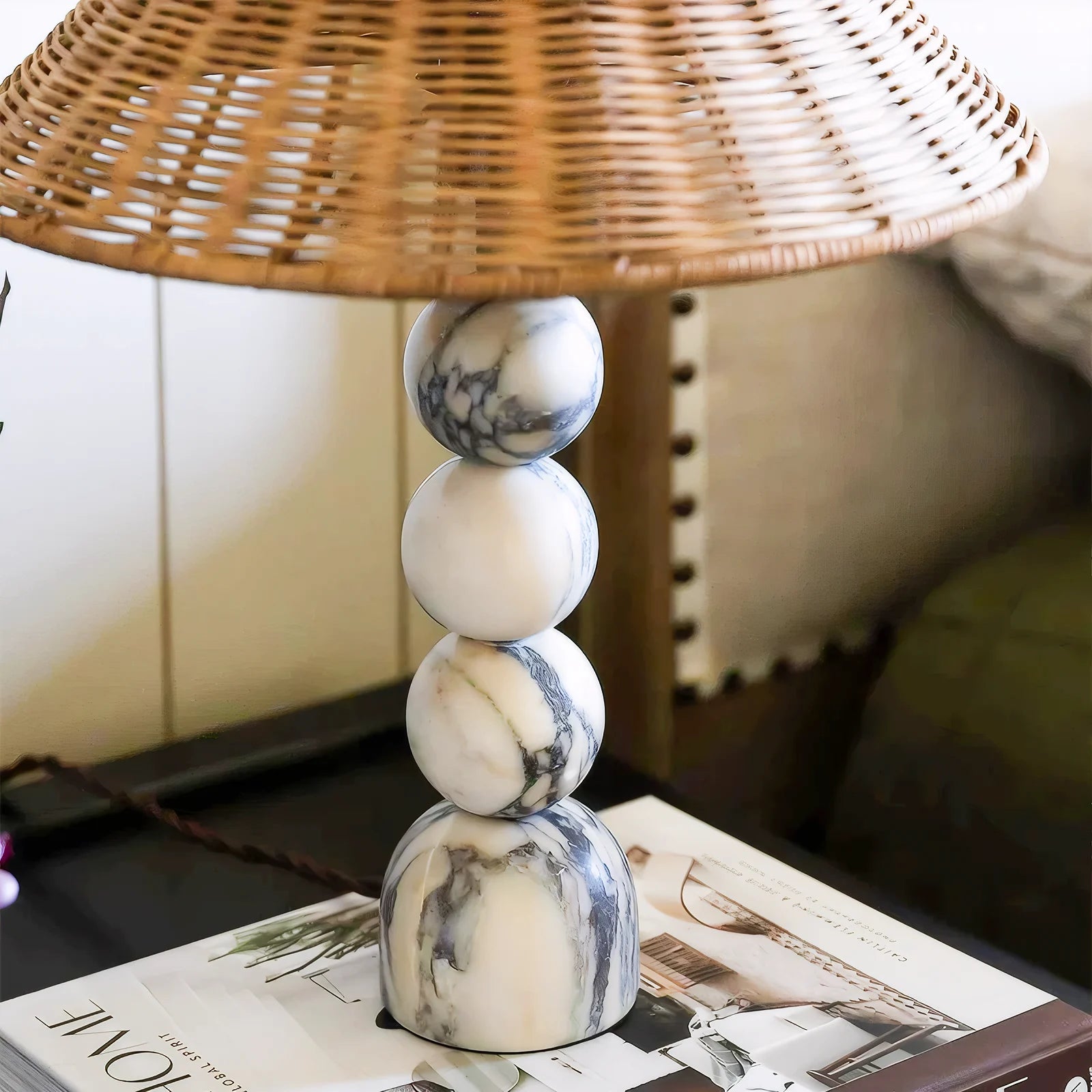 Bassa Lamp