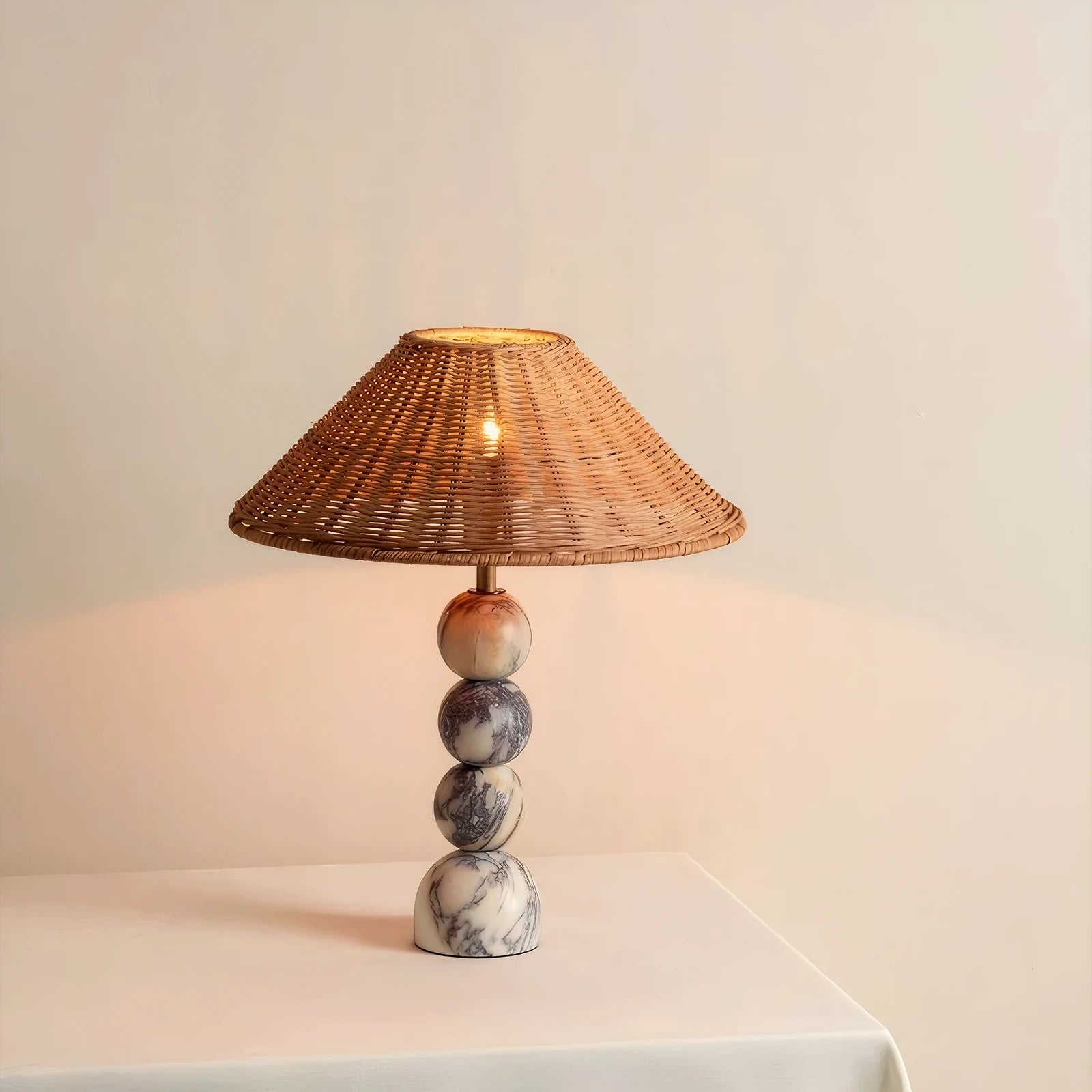 Bassa Lamp