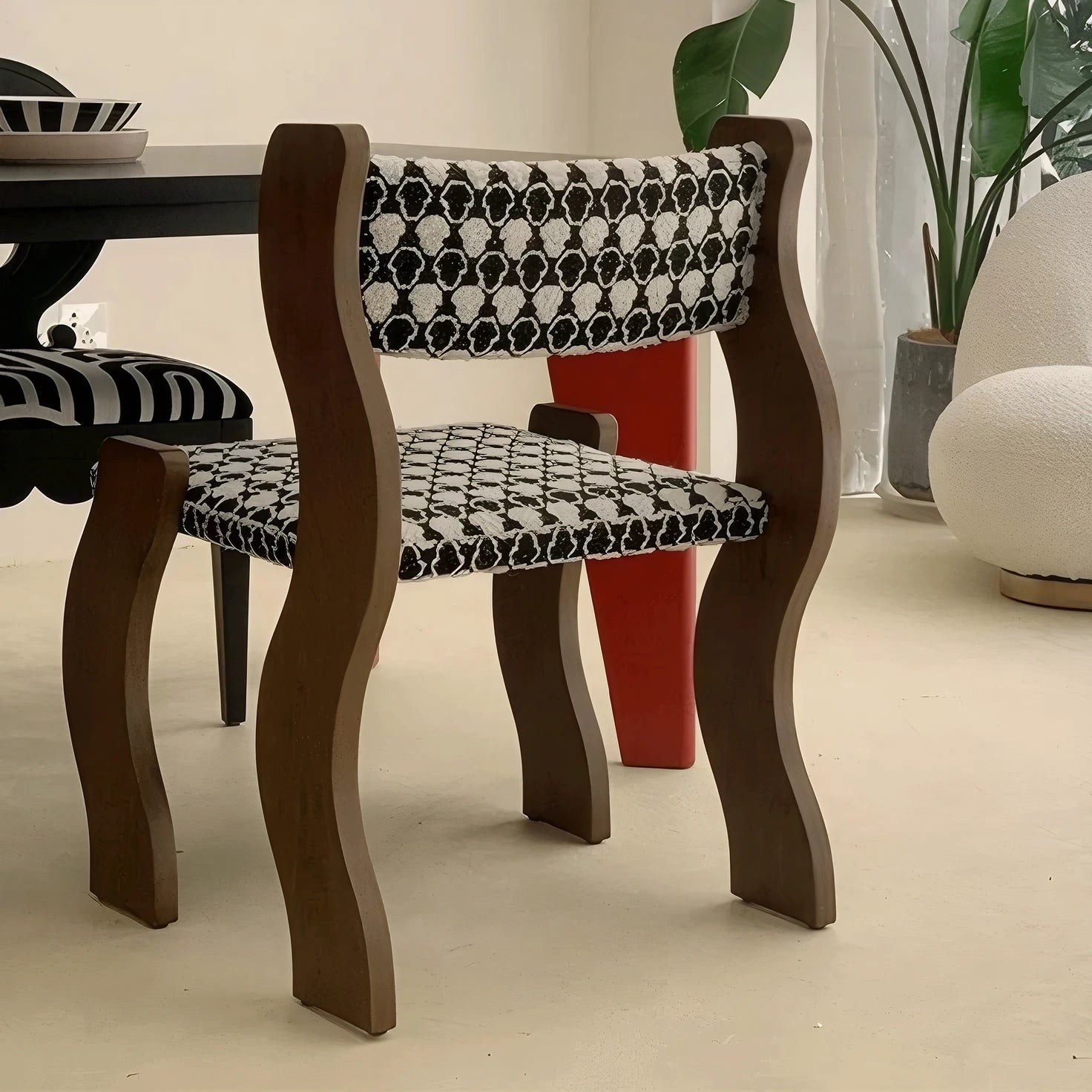 Biniarroi Chair