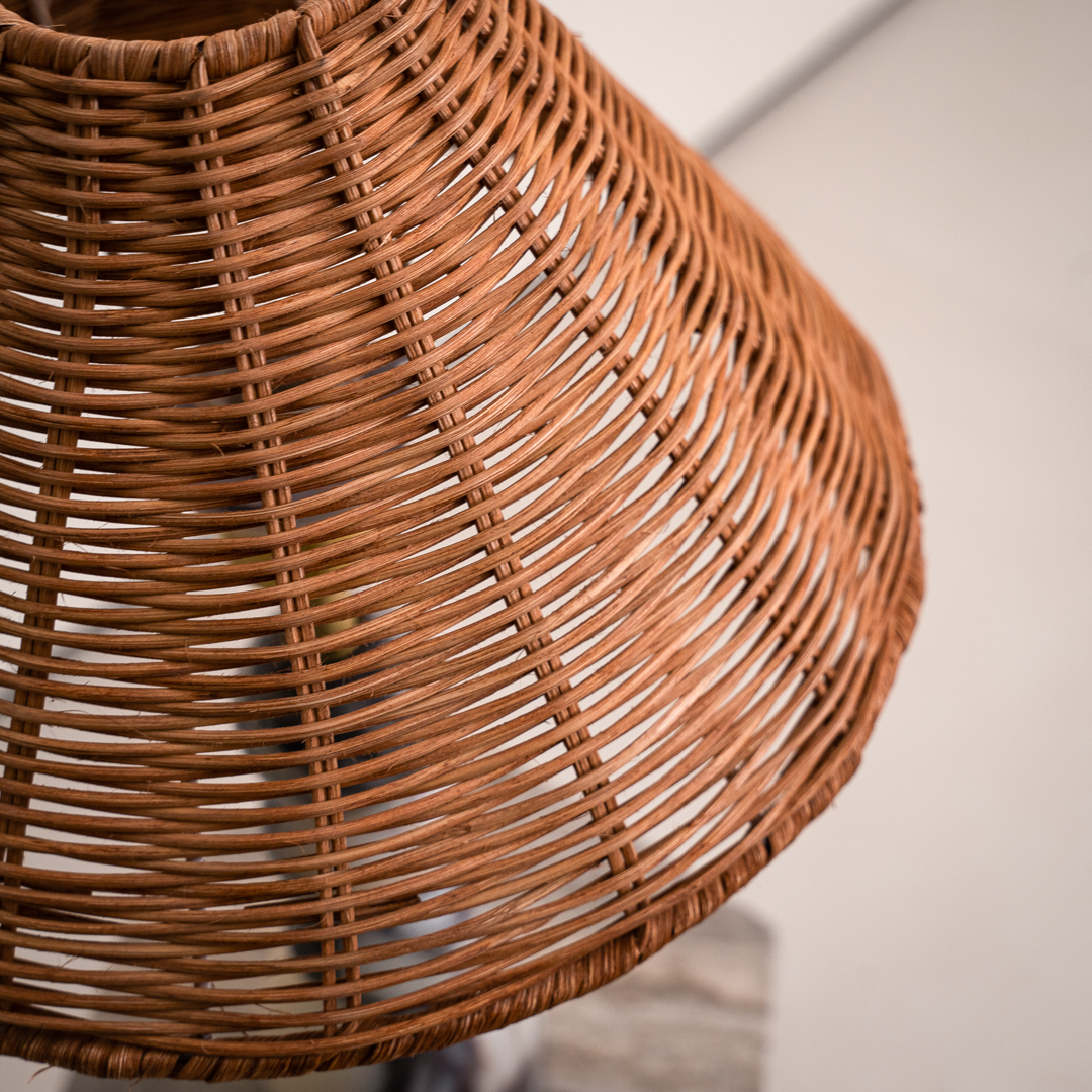 Bassa Lamp