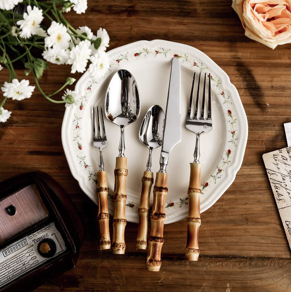 Mismatched Tableware How to style a table with Mismatched Dinnerware (and make it look chic