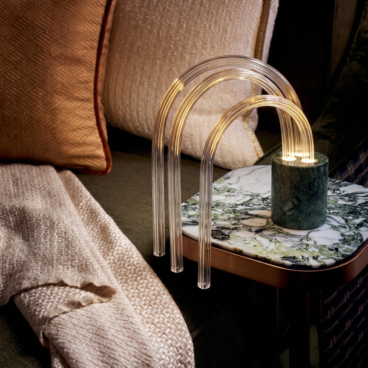 Estours Lamp