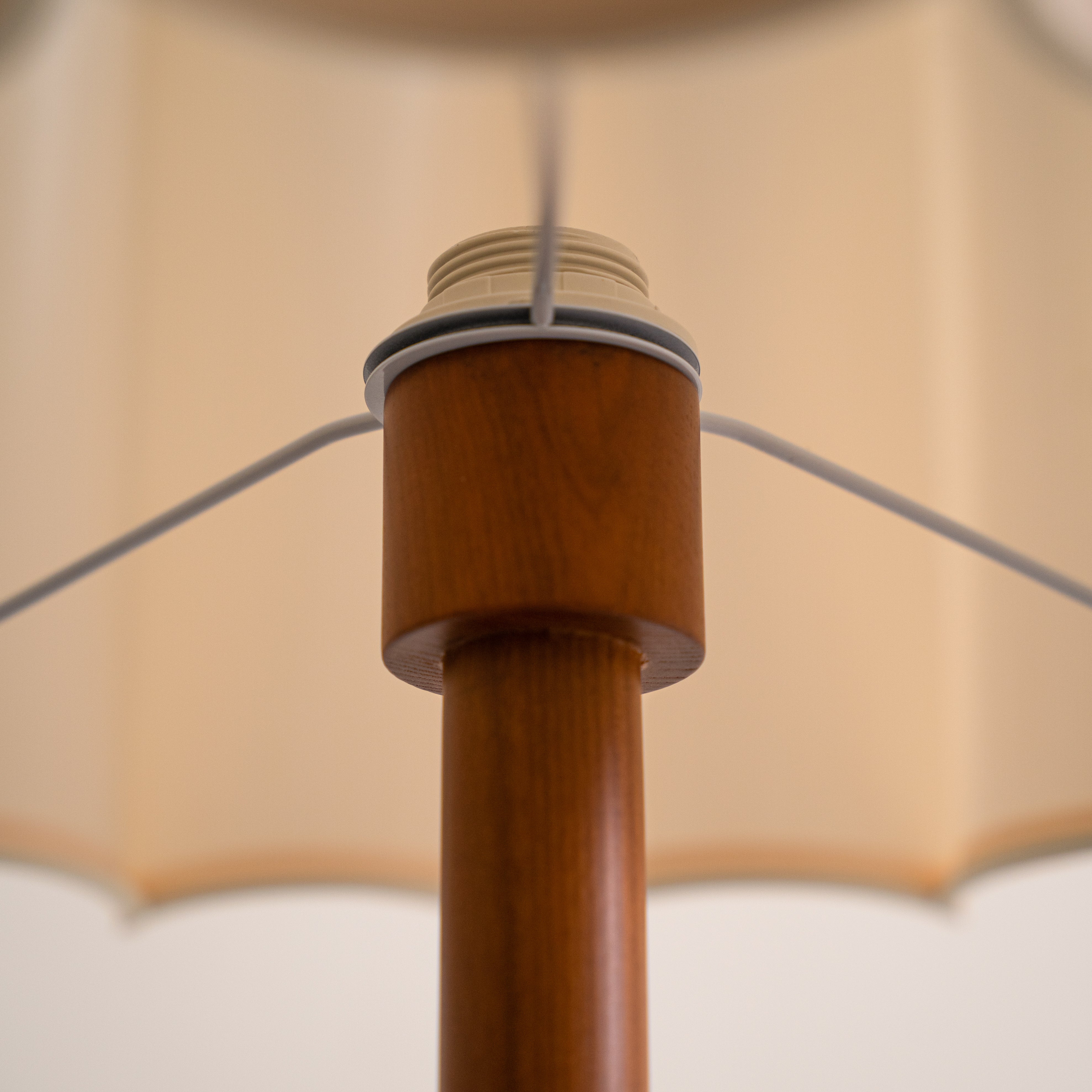 Medium Rotgeta Lamp