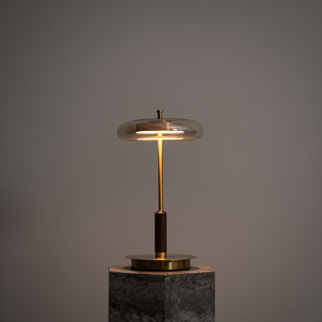 Ses Mones Lamp