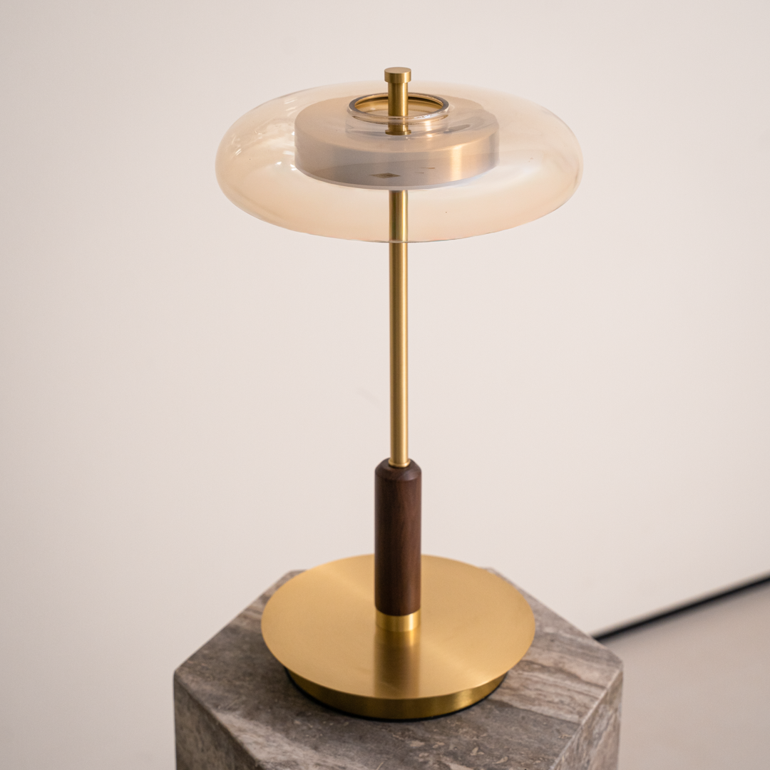Ses Mones Lamp