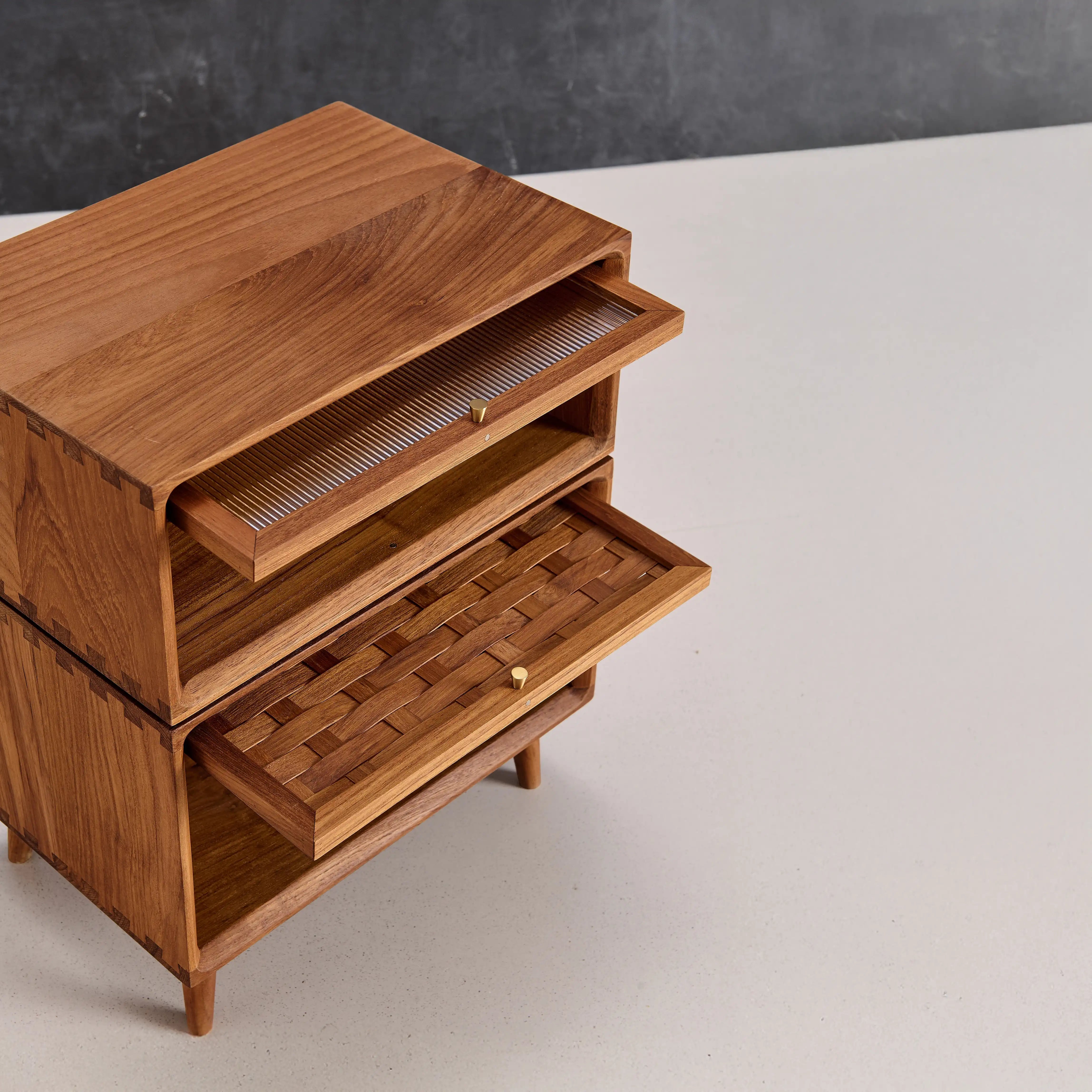 Visnhu Table